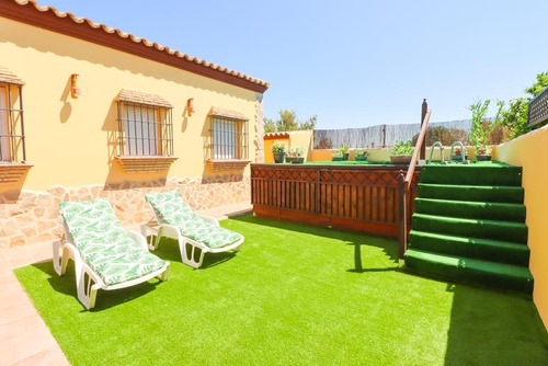 Casas y Villas de alquiler para vacaciones en Chiclana La Barrosa con piscina privada