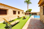 Casas y Villas de alquiler para vacaciones en Chiclana La Barrosa con piscina privada