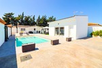 Casas y Villas de alquiler para vacaciones en Chiclana La Barrosa con piscina privada