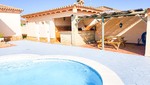 Casas y Villas de alquiler para vacaciones en Chiclana La Barrosa con piscina privada