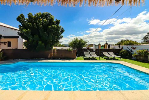 Casas y Villas de alquiler para vacaciones en Chiclana La Barrosa con piscina privada