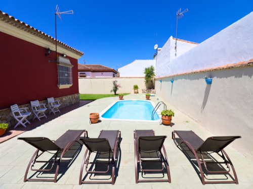 Casas y Villas de alquiler para vacaciones en Chiclana La Barrosa con piscina privada