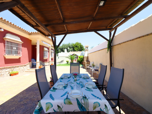 Casas y Villas de alquiler para vacaciones en Chiclana La Barrosa con piscina privada