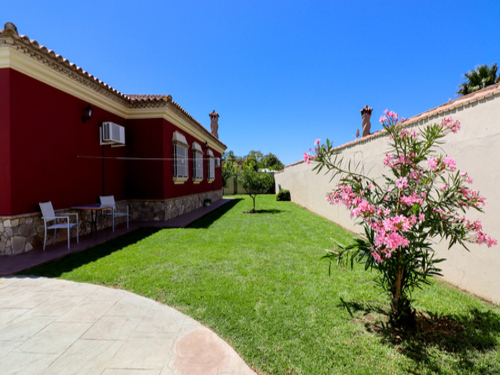 Casas y Villas de alquiler para vacaciones en Chiclana La Barrosa con piscina privada