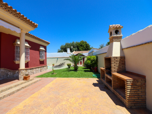 Casas y Villas de alquiler para vacaciones en Chiclana La Barrosa con piscina privada