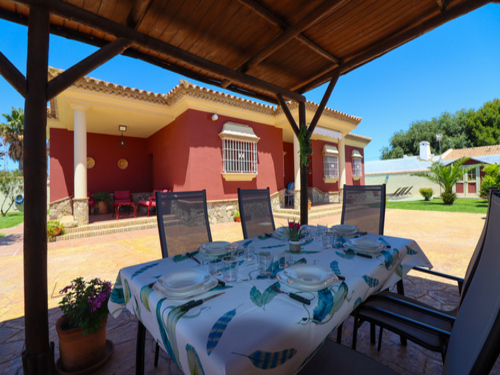 Casas y Villas de alquiler para vacaciones en Chiclana La Barrosa con piscina privada