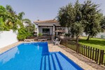 Casas y Villas de alquiler para vacaciones en Chiclana La Barrosa con piscina privada
